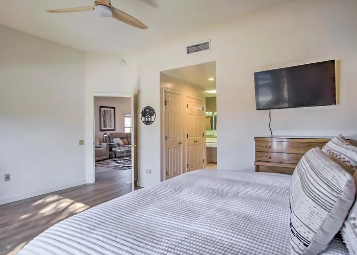 55+ Community W/ Pool & Spa: Valley Retreat! (adults Only) Holiday home *