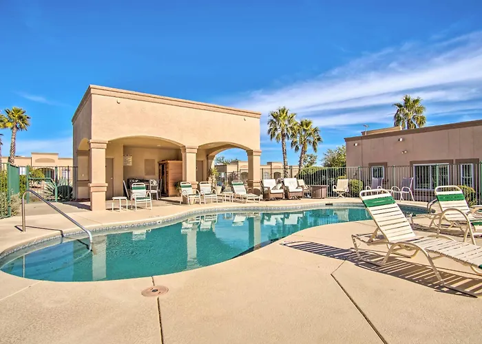 55+ Community W/ Pool & Spa: Valley Retreat! (adults Only) Holiday home *